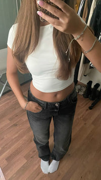 Ashley
